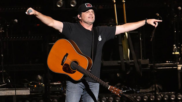 Look what God gave them: TR’s dad Rhett Akins and wife Sonya are expecting