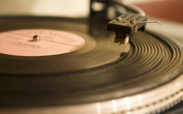 Vinyl Album Sales Hit a New High over Christmas