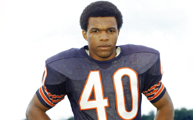 Bears Hall of Fame Running Back Gale Sayers Dies At 77