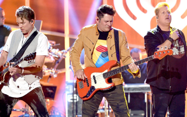 Jay DeMarcus has a very Special Moment with his Son on Stage