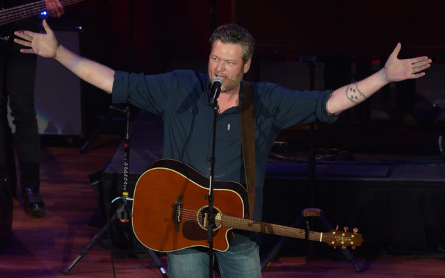 BLAKE SHELTON RECEIVES SPECIAL GIFT FROM JIMMIE JOHNSON