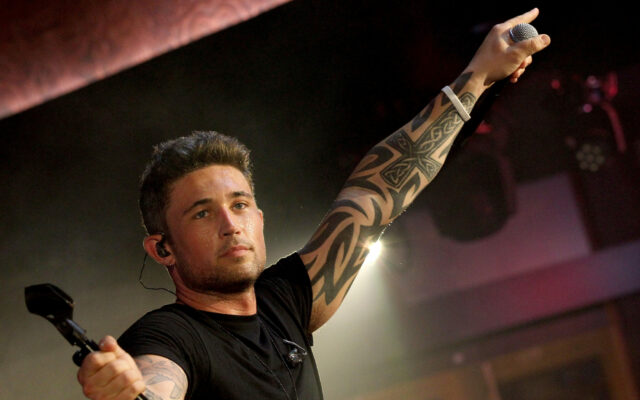 MICHAEL RAY TO RELEASE ‘HOLY WATER’ TO RADIO