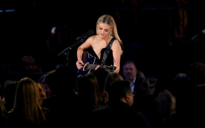 Kelsea Ballerini Stops Mid-Concert to Ask About Taylor Swift’s Simultaneous Concert