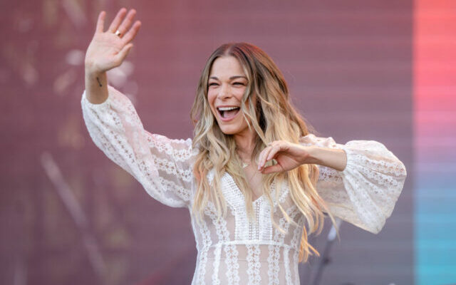 LeAnn Rimes Achieves Personal Health Goal with CMT Awards Appearance