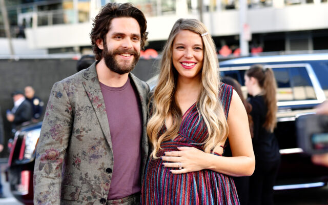 Thomas Rhett Gets a Big Kick Out of How his own Wife Can’t Remember THESE