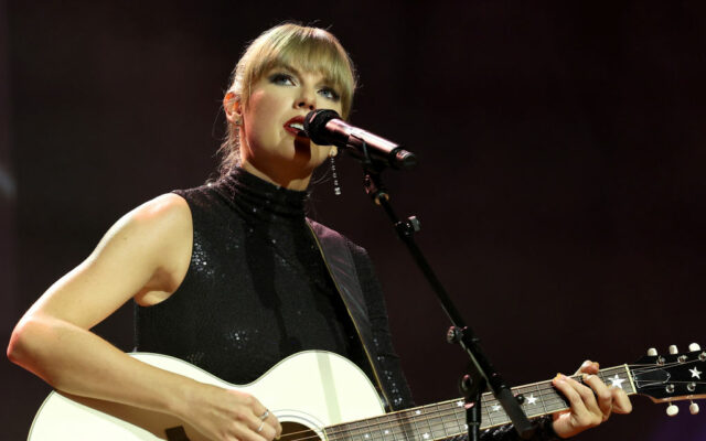  Taylor Swift is dominating the Billboard 200 albums chart. 