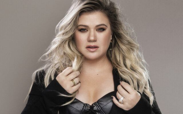 Kelly Clarkson Tells Clint Black about the Time She Nearly Did THIS on Stage