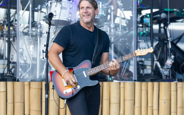 Billy Currington Takes It Easy In Laid-Back New Song ‘Anchor Man’
